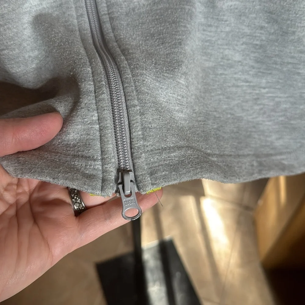 Athleta Grey Long Zip Up Fleece Sweatshirt Hoodie Jacket Size Large - Picture 5 of 12